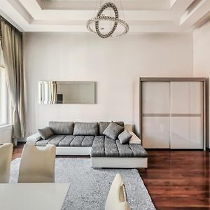 Amora Homes Basilica View Imperial Suite -Sas Street -Need Reservation For Free Parking